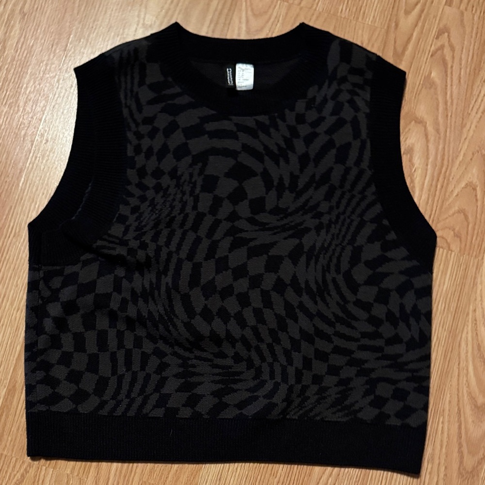 H&M Black and Brown Patterned Knit Top